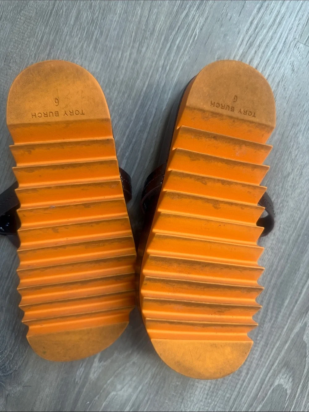 TORY BURCH MILLER CLOUD LUG FLIP FLOP IN PLUM / ORANGE CITRINE 6